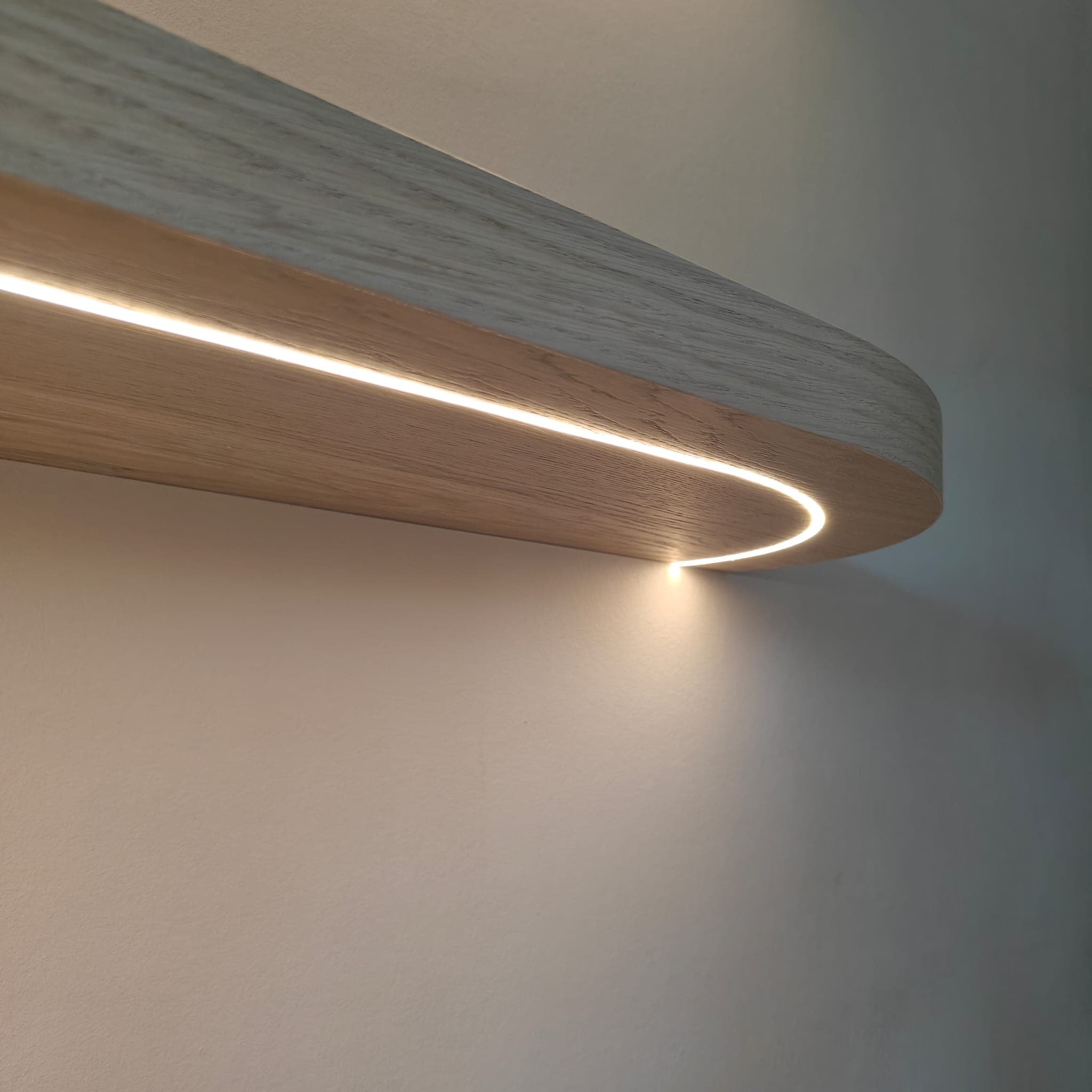 Houten plank met geïntegreerde ledverlichting