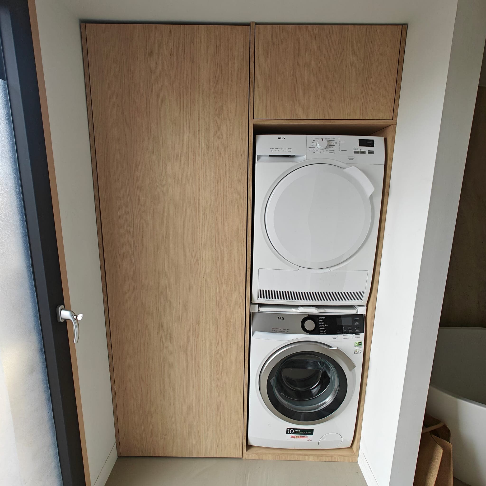 Was- en droogmachine op werkhoogte