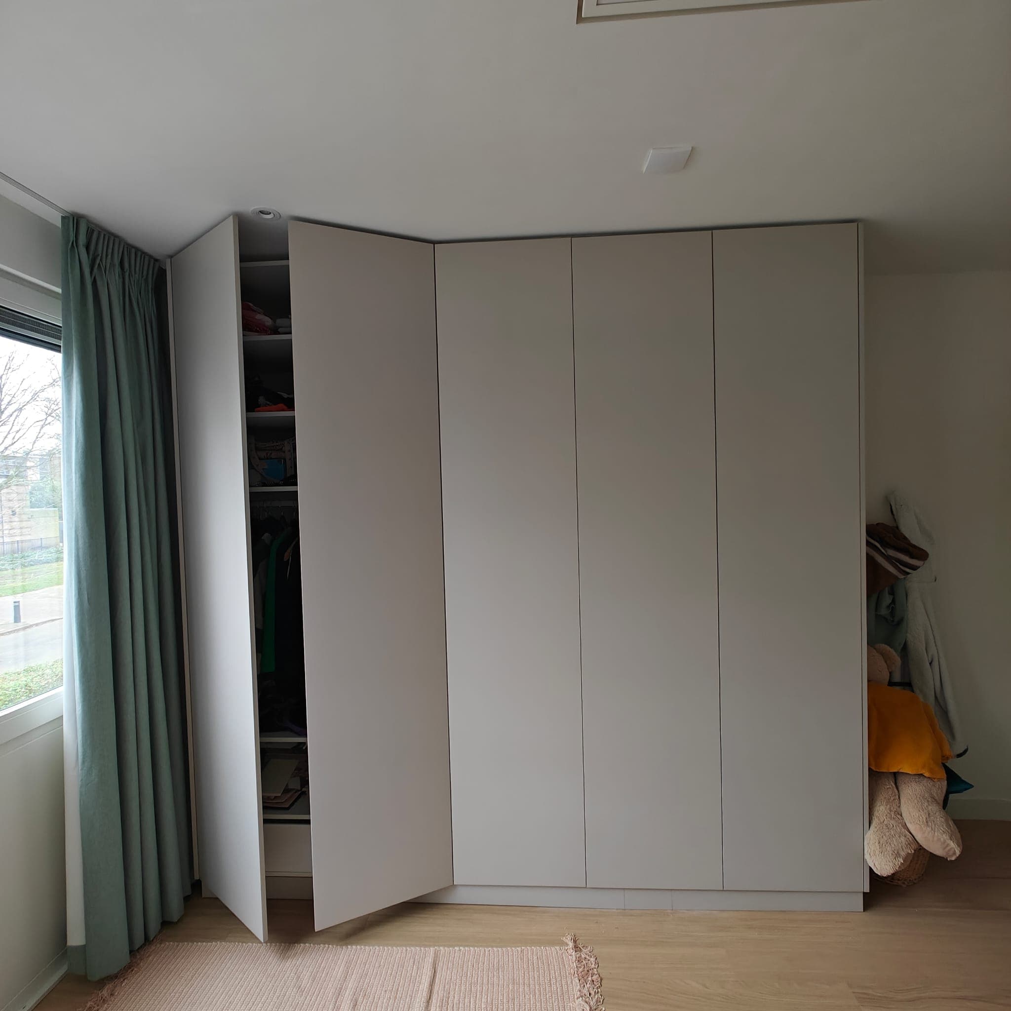 Hoekkledingkast op maat