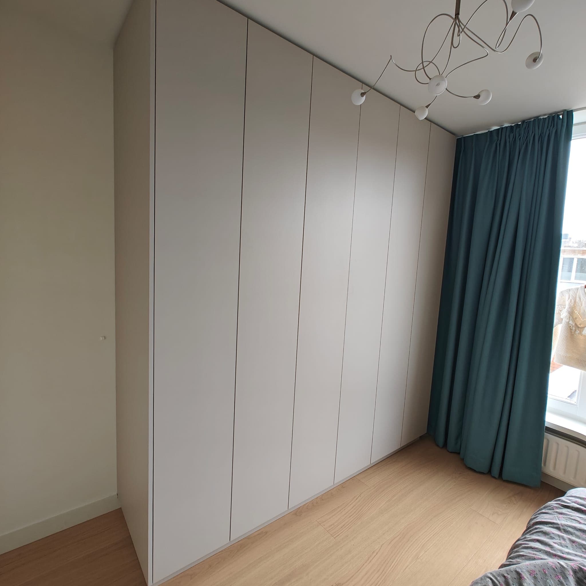 Kledingkast op maat in de slaapkamer