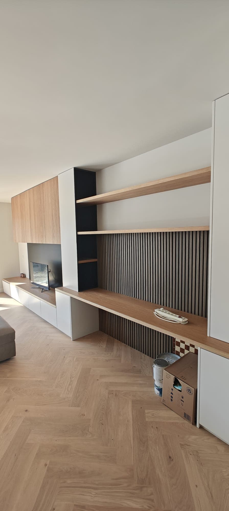 Wandkast met houten details